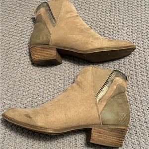 Brown Madden Girl Suede booties